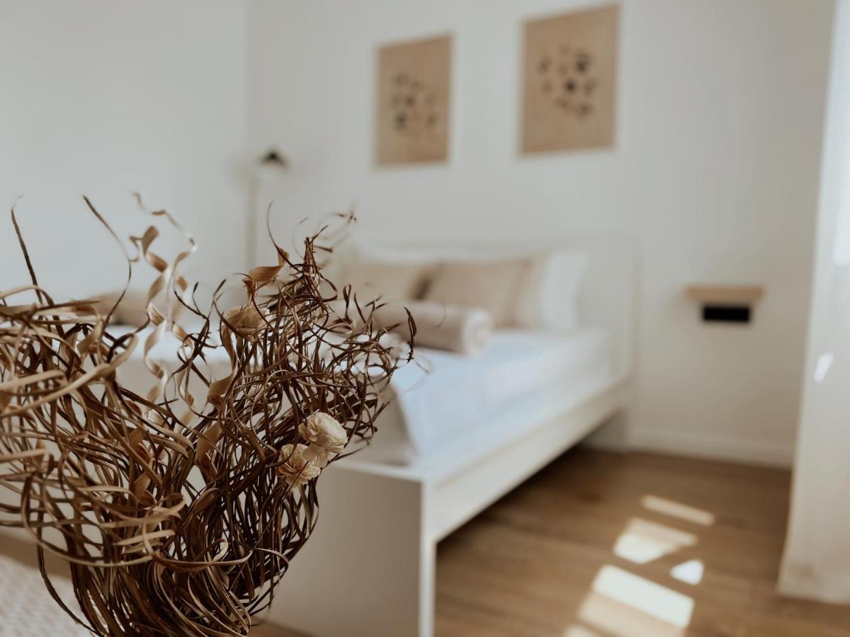 Dawn & Dusk - Modern Two Bedroom Apartment With Mountain Views Čilipi Exterior foto
