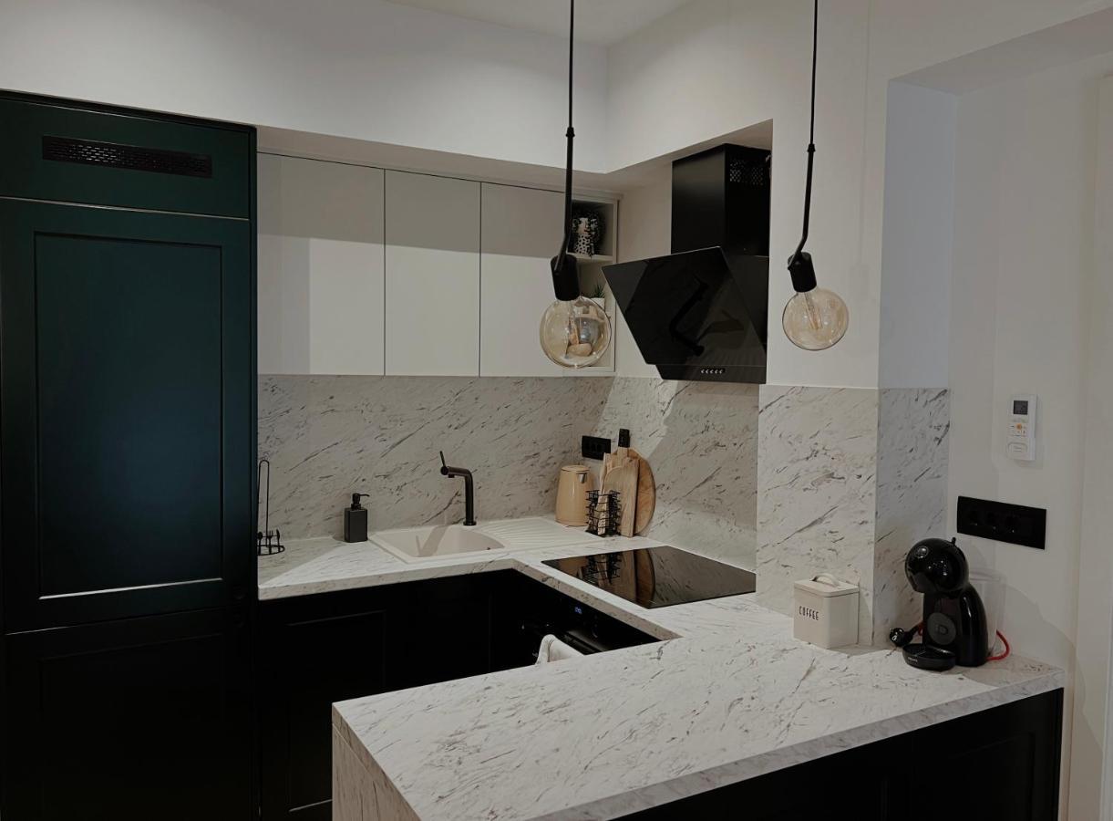 Dawn & Dusk - Modern Two Bedroom Apartment With Mountain Views Čilipi Exterior foto