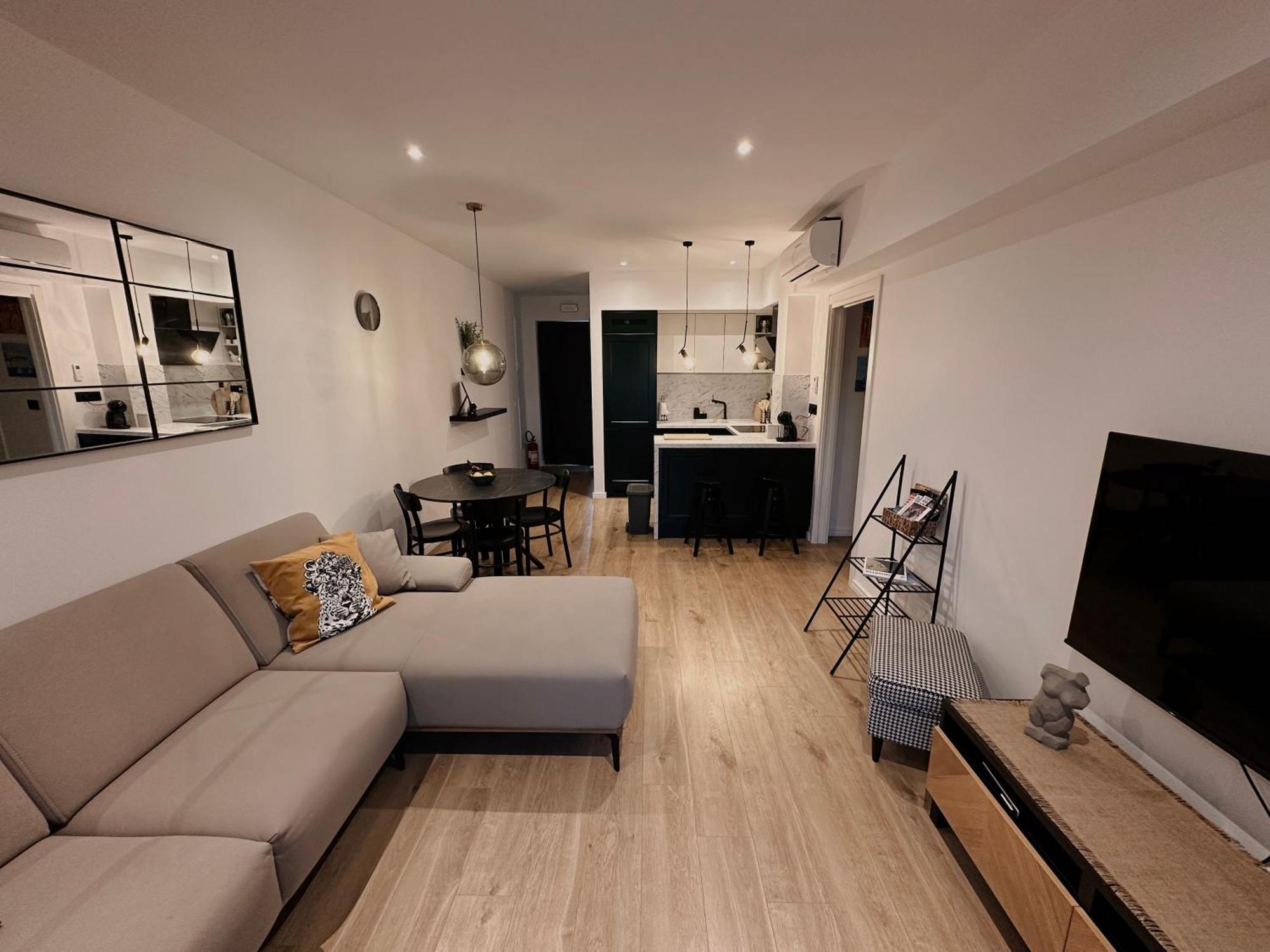 Dawn & Dusk - Modern Two Bedroom Apartment With Mountain Views Čilipi Exterior foto